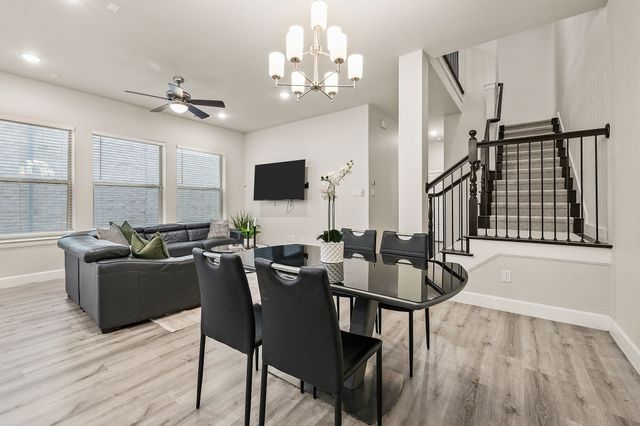 612 Courtyard Lane, Irving, TX 75039