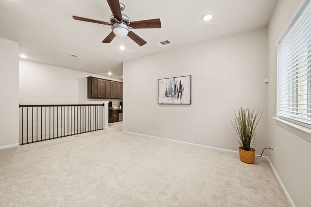 612 Courtyard Lane, Irving, TX 75039
