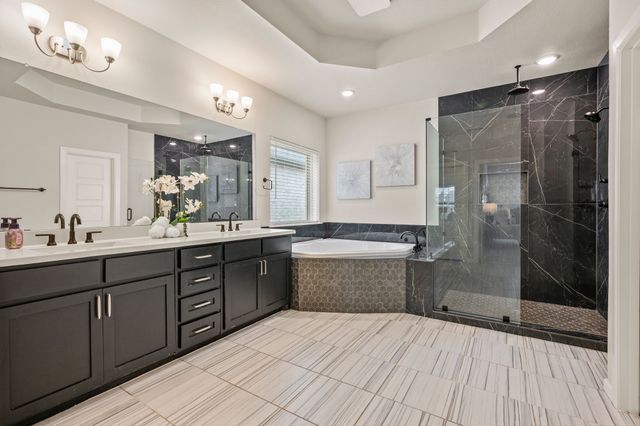 612 Courtyard Lane, Irving, TX 75039