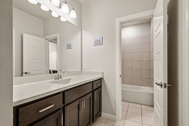 612 Courtyard Lane, Irving, TX 75039