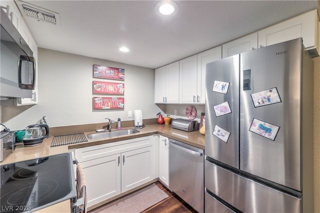 4999 Newport Cove Drive A, Las Vegas, NV 89119