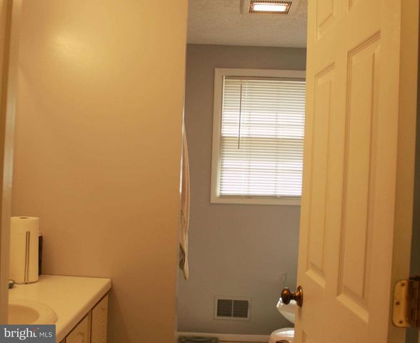 18717 FLOWER HILL WAY, Gaithersburg, MD 20879