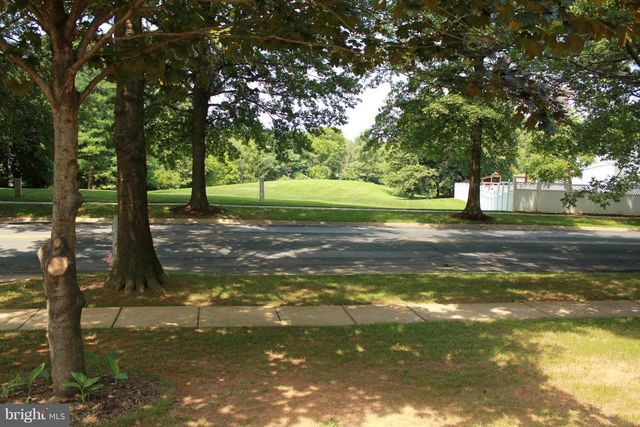 18717 FLOWER HILL WAY, Gaithersburg, MD 20879