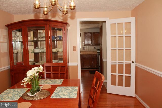 18717 FLOWER HILL WAY, Gaithersburg, MD 20879