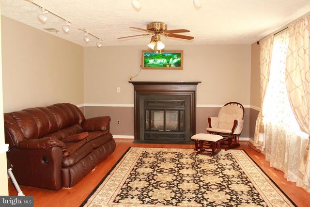 18717 FLOWER HILL WAY, Gaithersburg, MD 20879