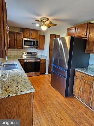 18717 FLOWER HILL WAY, Gaithersburg, MD 20879