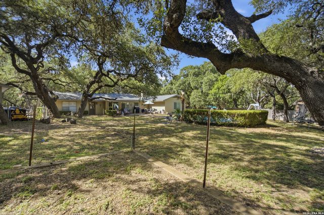 1112 FAWN DR, Schertz, TX 78154
