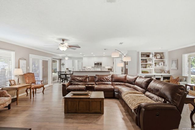 1112 FAWN DR, Schertz, TX 78154
