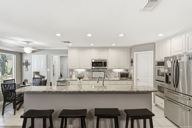 1112 FAWN DR, Schertz, TX 78154