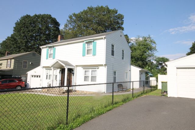 52 Gail Drive, Waterbury, CT 06704