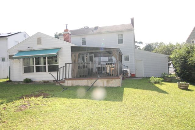 52 Gail Drive, Waterbury, CT 06704