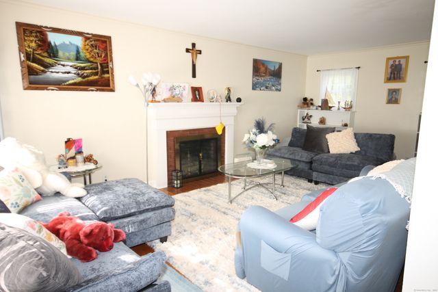 52 Gail Drive, Waterbury, CT 06704