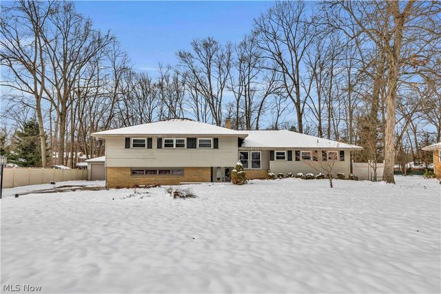 6624 Ronjoy Place, Youngstown, OH 44512