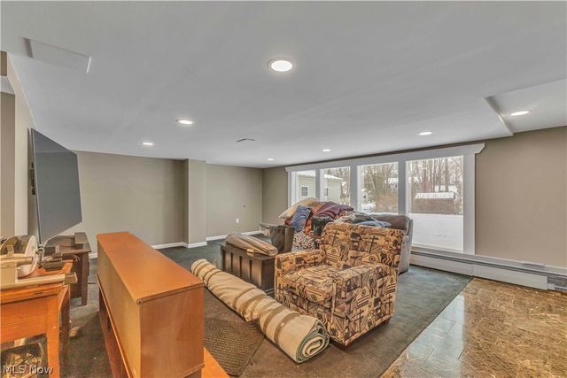 6624 Ronjoy Place, Youngstown, OH 44512