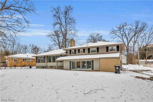 6624 Ronjoy Place, Youngstown, OH 44512