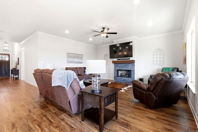 1108 Tahoe Drive, Maumelle, AR 72113