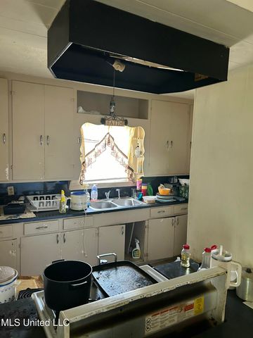 401 Brooklyn Drive, Natchez, MS 39120