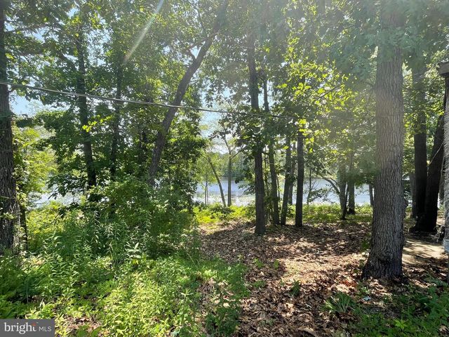 402 VIRGINIA DR, Browns Mills, NJ 08015