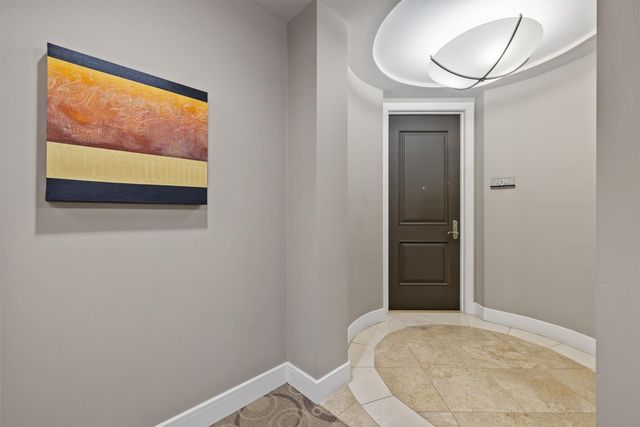 2211 E Camelback Road Unit 604, Phoenix, AZ 85016