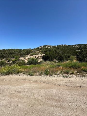 66 Rocky Knoll Road, Hemet, CA 92544