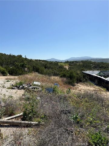 66 Rocky Knoll Road, Hemet, CA 92544