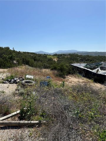 66 Rocky Knoll Road, Hemet, CA 92544