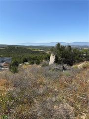 66 Rocky Knoll Road, Hemet, CA 92544