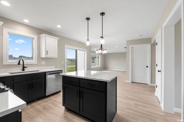 1415 Marsh Deer Run, Huntertown, IN 46748