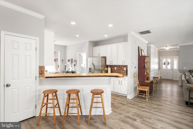 3 NIGHTINGALE DR, Hamilton, NJ 08690