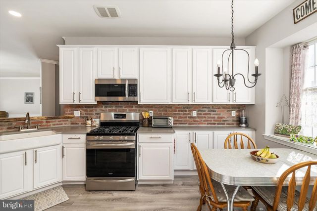 3 NIGHTINGALE DR, Hamilton, NJ 08690