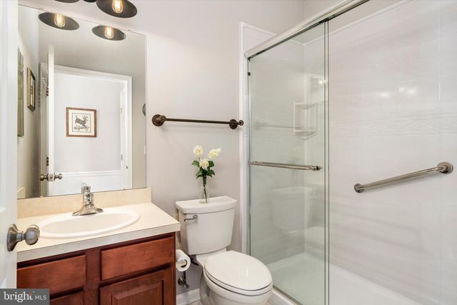 3 NIGHTINGALE DR, Hamilton, NJ 08690