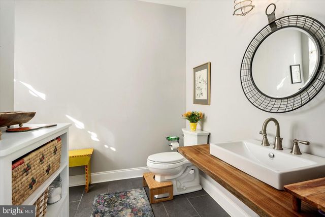 3 NIGHTINGALE DR, Hamilton, NJ 08690