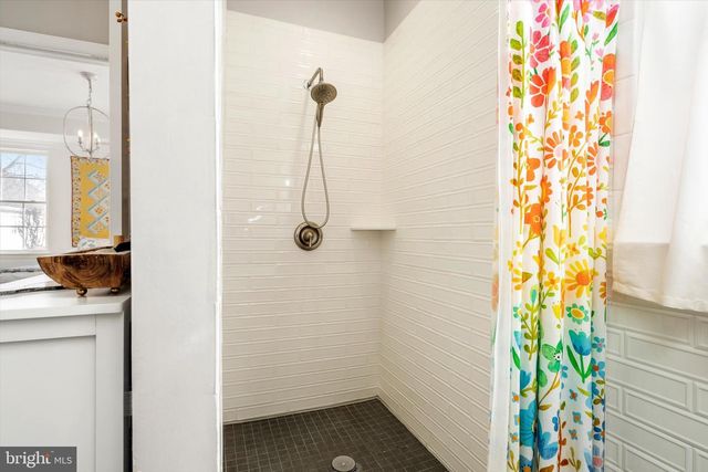 3 NIGHTINGALE DR, Hamilton, NJ 08690