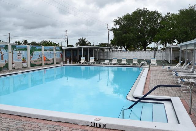4357 TAHITIAN GARDENS CIRCLE E, Holiday, FL 34691