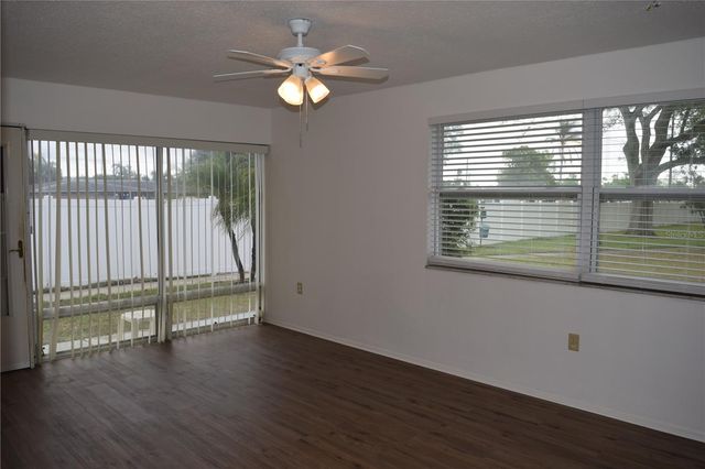 4357 TAHITIAN GARDENS CIRCLE E, Holiday, FL 34691