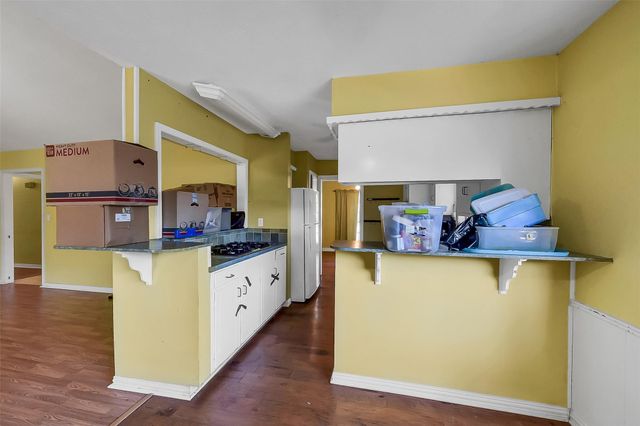 518 Whitecap Drive, El Lago, TX 77586