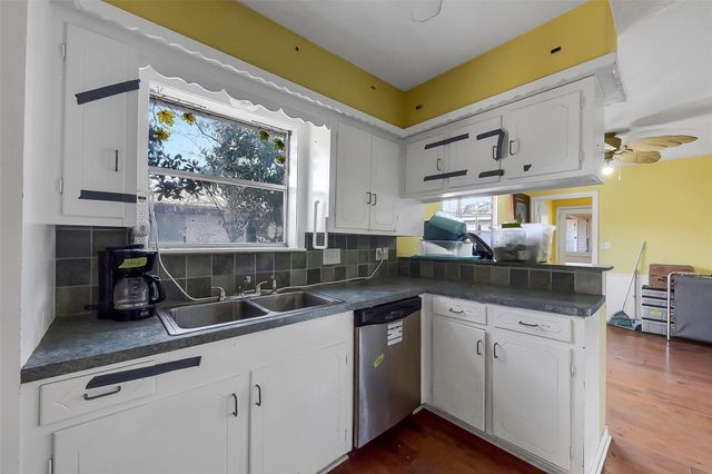 518 Whitecap Drive, El Lago, TX 77586