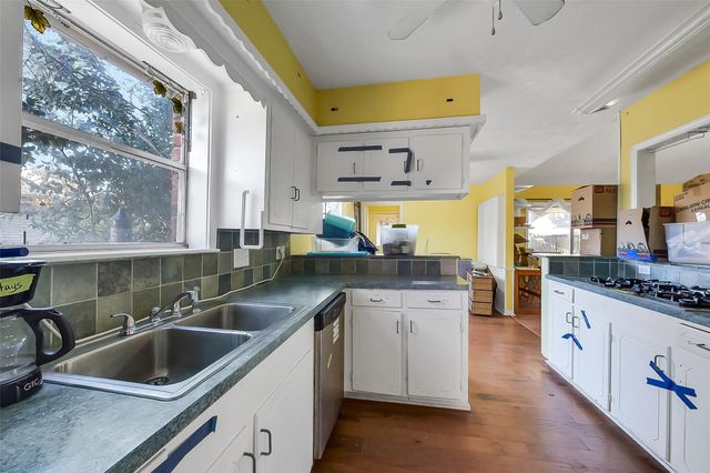 518 Whitecap Drive, El Lago, TX 77586