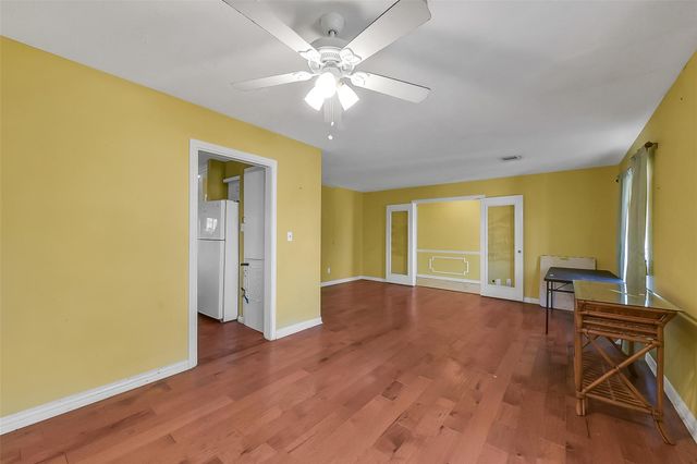 518 Whitecap Drive, El Lago, TX 77586