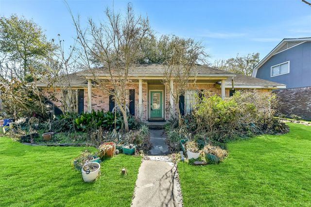 518 Whitecap Drive, El Lago, TX 77586