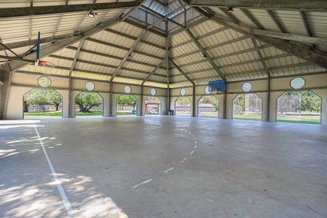 518 Whitecap Drive, El Lago, TX 77586