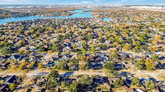 518 Whitecap Drive, El Lago, TX 77586