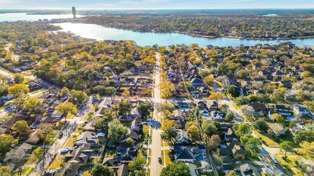 518 Whitecap Drive, El Lago, TX 77586