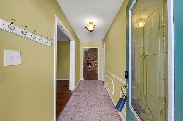 518 Whitecap Drive, El Lago, TX 77586