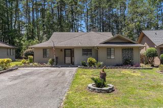 137 Hickory Dr., Conway, SC 29526