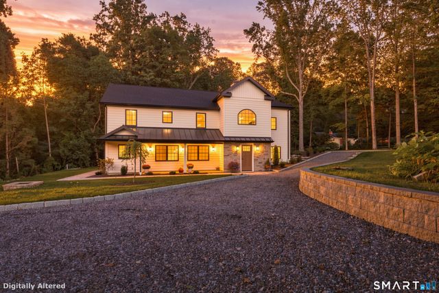 9 Bradley Lane, Newtown, CT 06482