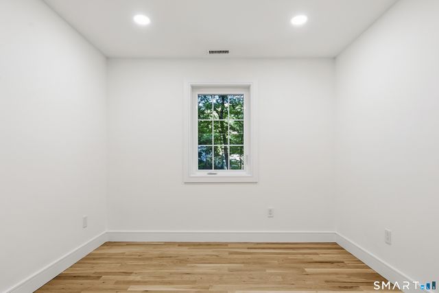 9 Bradley Lane, Newtown, CT 06482