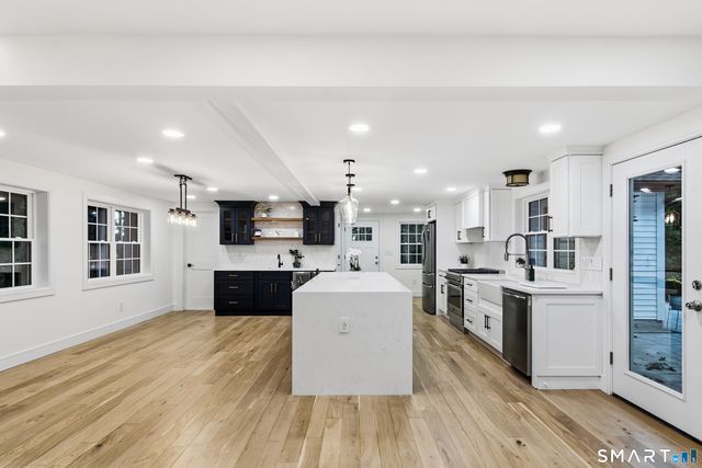 9 Bradley Lane, Newtown, CT 06482