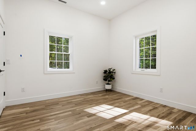 9 Bradley Lane, Newtown, CT 06482
