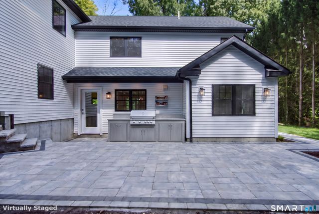 9 Bradley Lane, Newtown, CT 06482